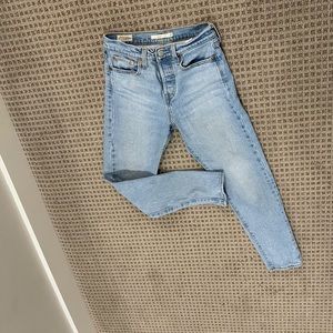 Levi’s Wedgie Straight jeans. Size 25